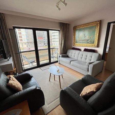 Frontaal Zeezicht In Appartement De Strandjutter オステンド エクステリア 写真